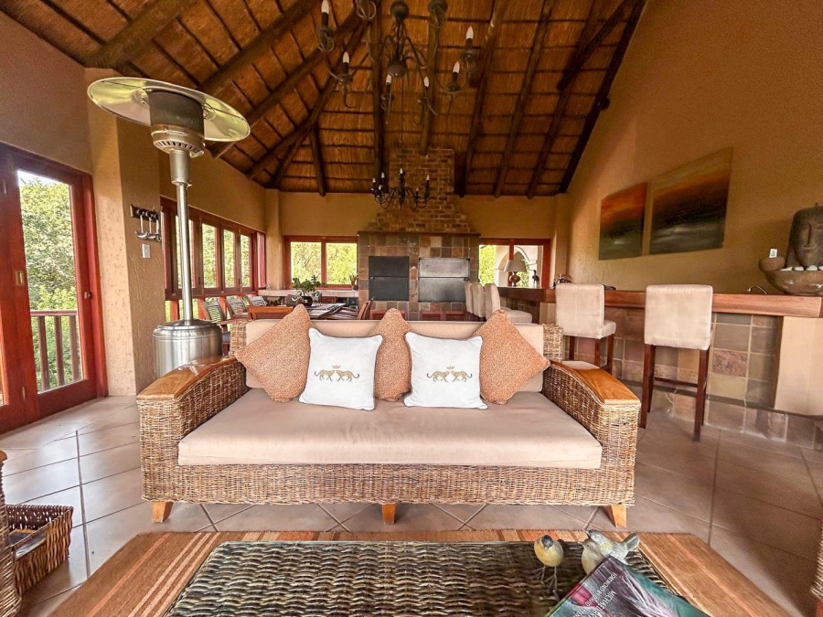 5 Bedroom Property for Sale in Boschenvaal River Front Lodges Free State